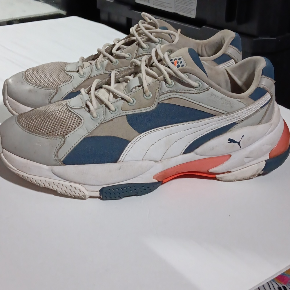 MENS PUMA SNEAKERS SIZE 8.5
